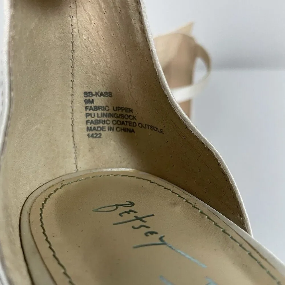 Betsey Johnson SB-Mel Block Heel Shoes Jeweled Satin Sandal Ivory Formal Size 9